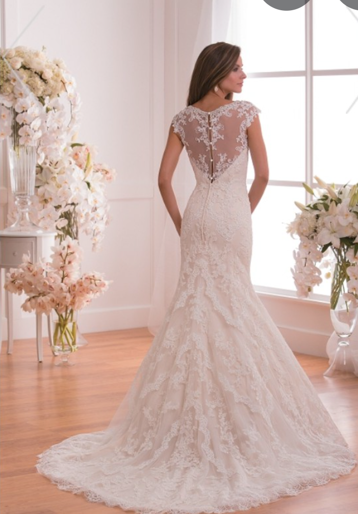 Modified a line lace wedding dress best sale