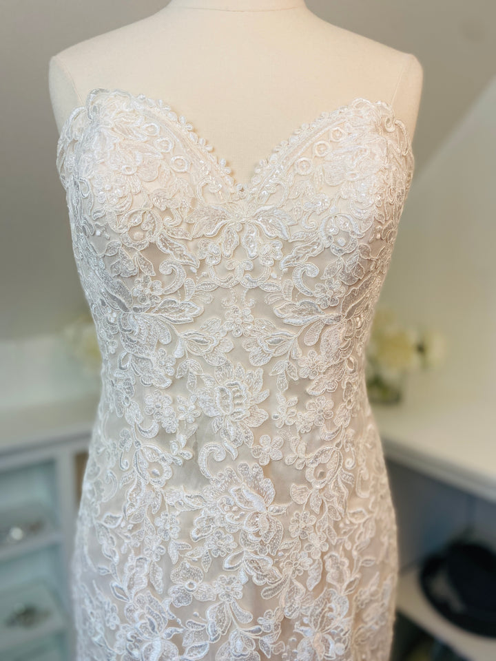 Allure Bridals Style 9516 Size 14