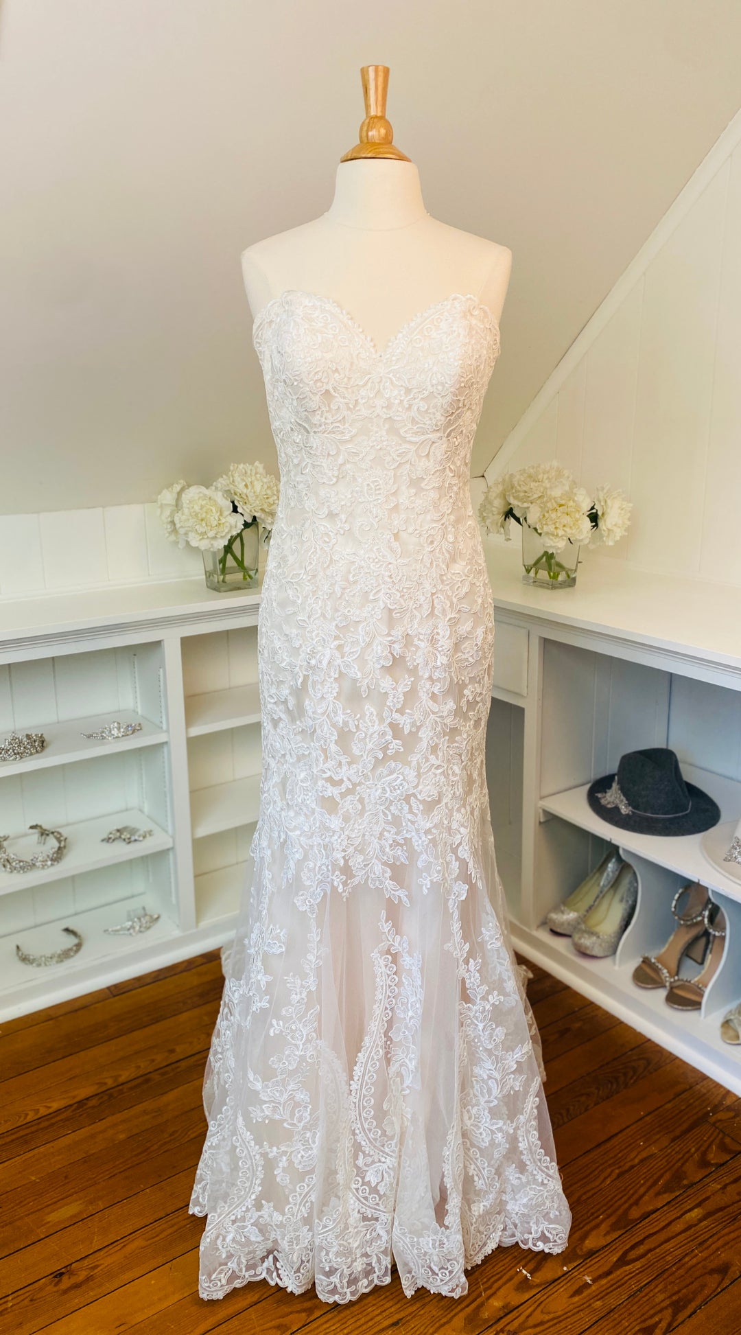 Allure Bridals Style 9516 Size 14