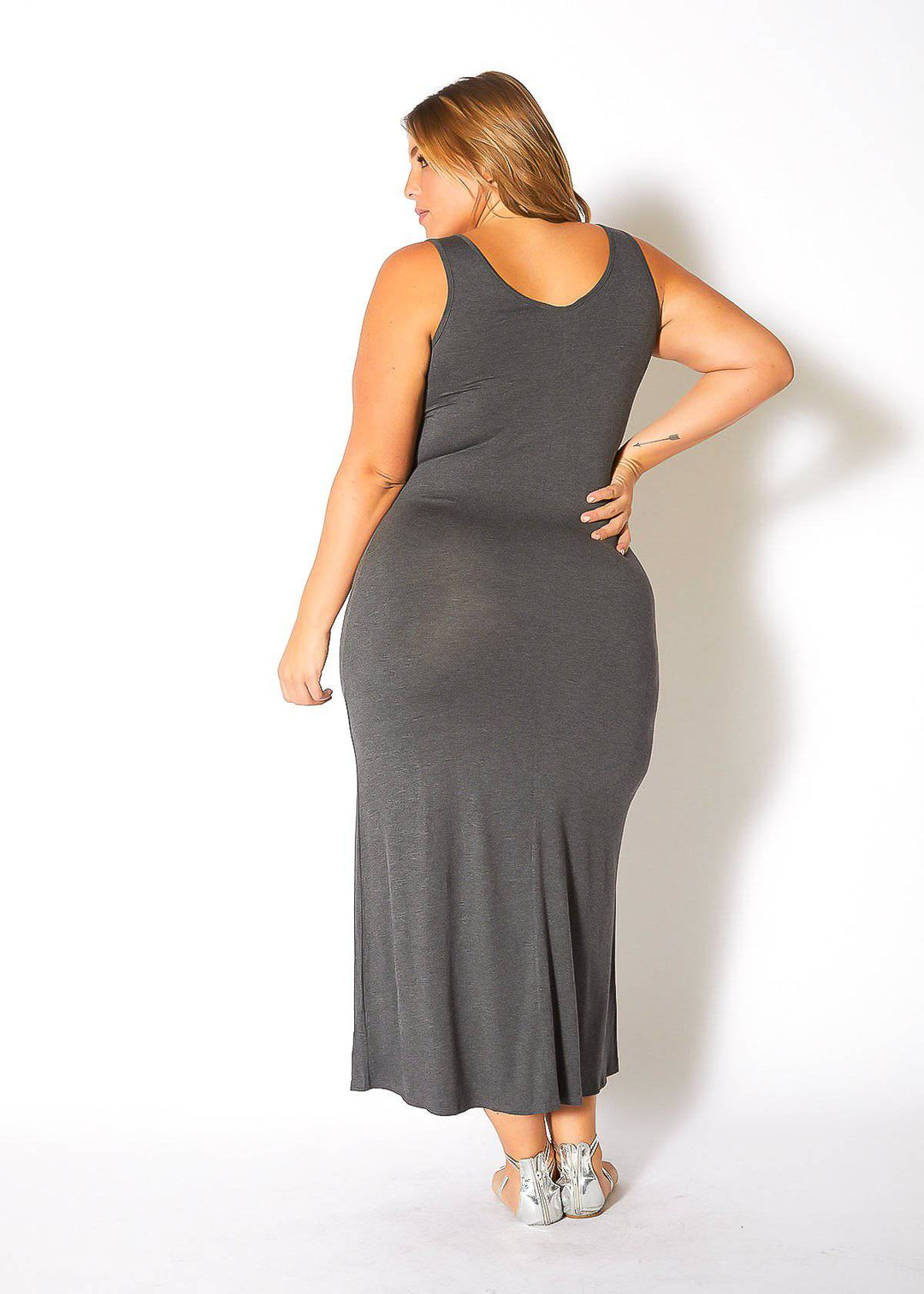 Plus Size Round Neck Sleeveless Maxi Dress