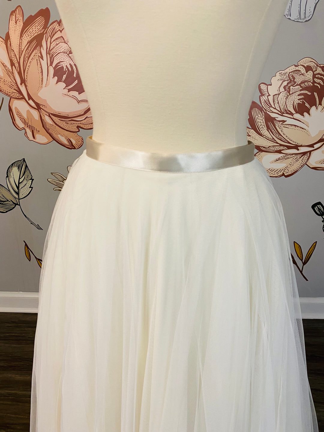 Watters Bride Gracia Overskirt Size 8