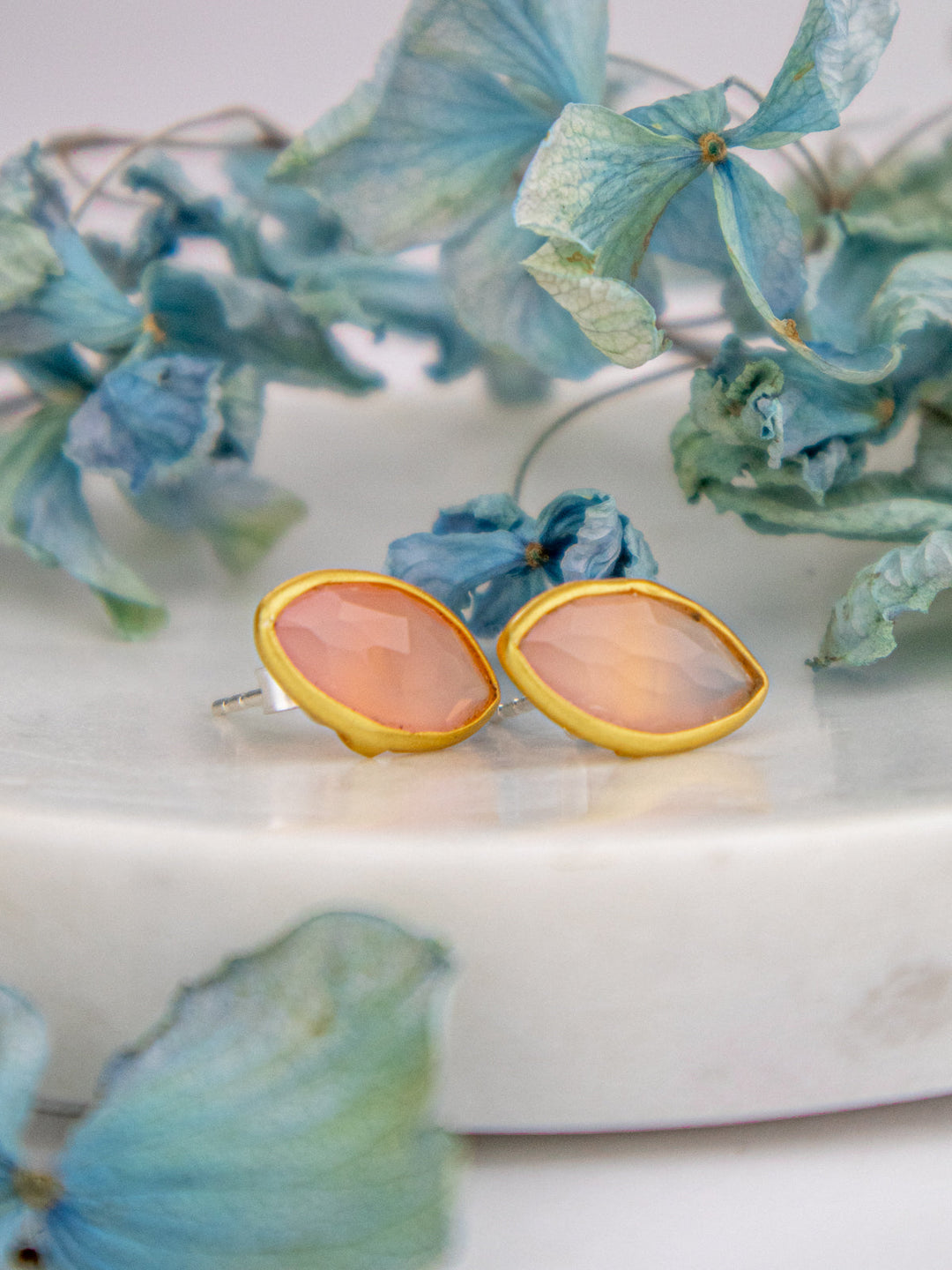 Mila Leaf Earrings - Gold by Ash & Rose