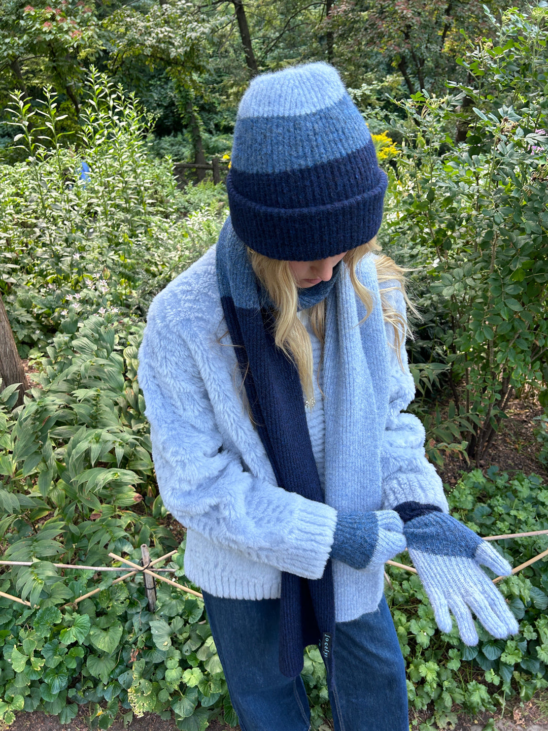 The Blue Big Sky Gloves by Jocelyn