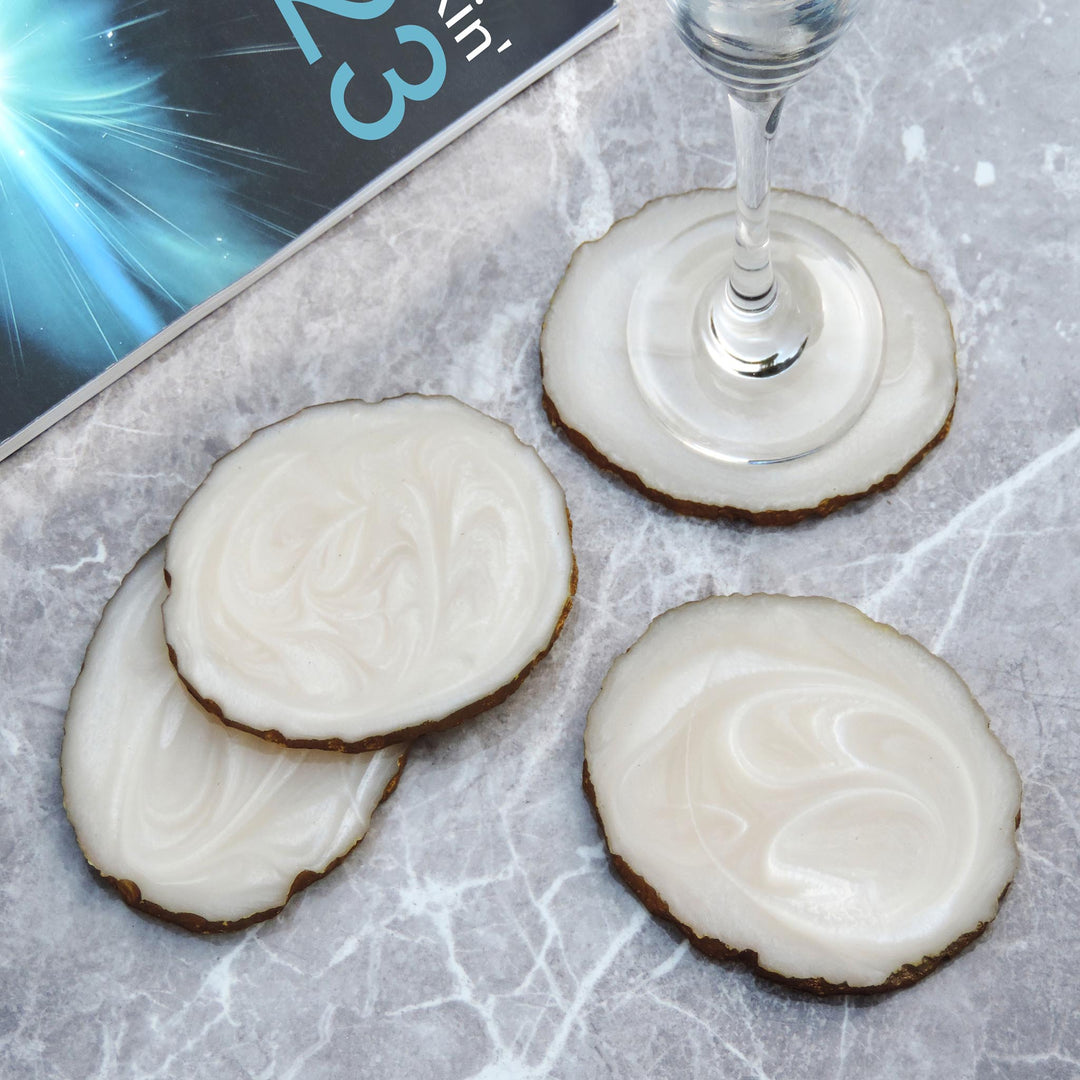 Glamour Resin Coaster in White & Gold, Set of 4 by Trunkin