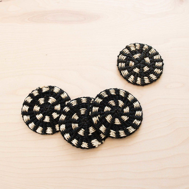 Two-tone Round Braided Coasters, black and white set of 4 - Natural Fiber | LIKHÂ by LIKHÂ