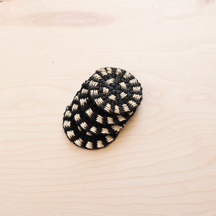 Two-tone Round Braided Coasters, black and white set of 4 - Natural Fiber | LIKHÂ by LIKHÂ