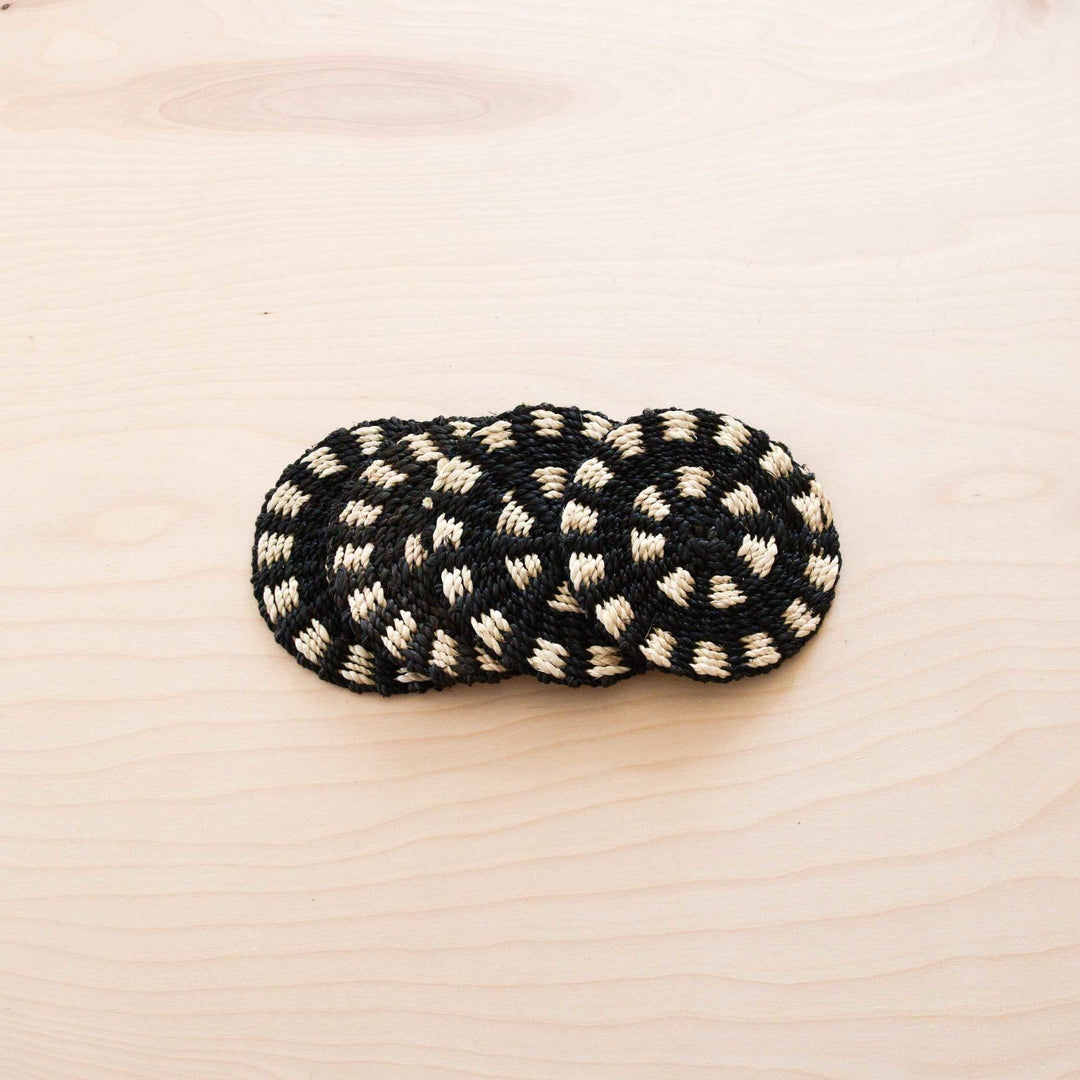 Two-tone Round Braided Coasters, black and white set of 4 - Natural Fiber | LIKHÂ by LIKHÂ