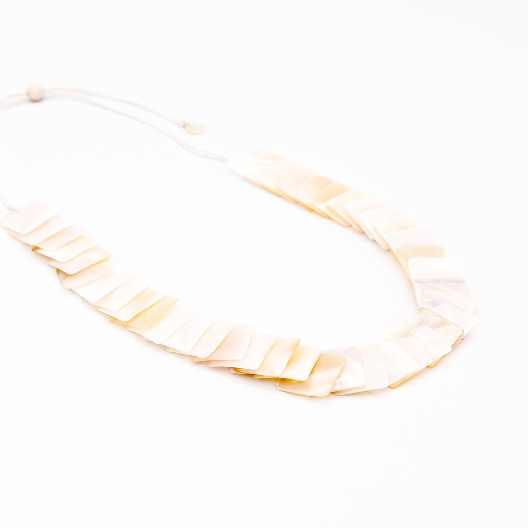 White Mother of Pearl Necklace Playa | LIKHÂ by LIKHÂ