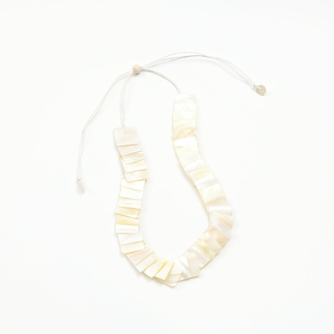 White Mother of Pearl Necklace Playa | LIKHÂ by LIKHÂ