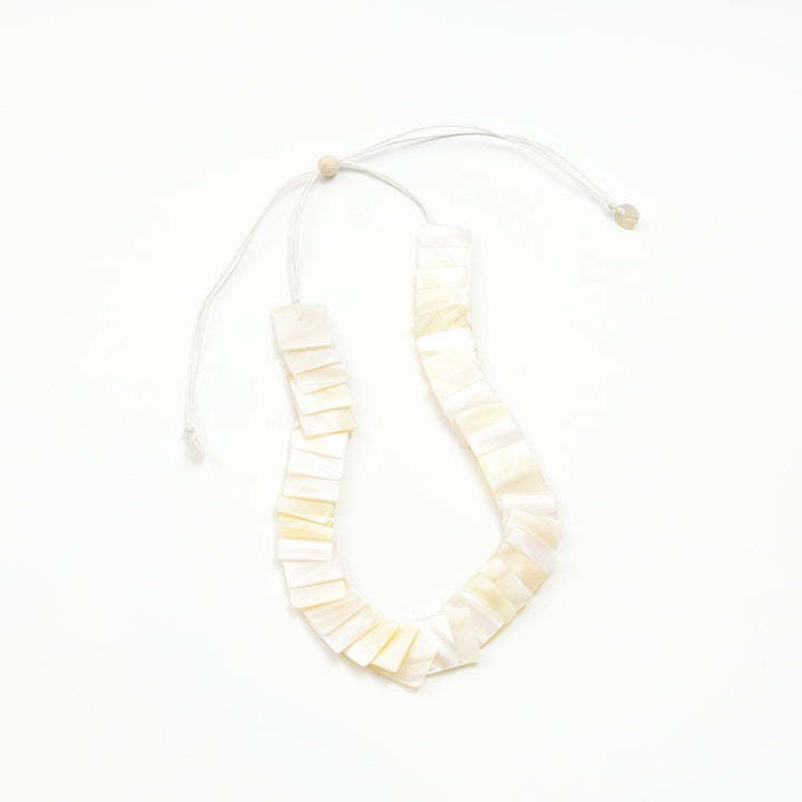 White Mother of Pearl Necklace Playa | LIKHÂ by LIKHÂ