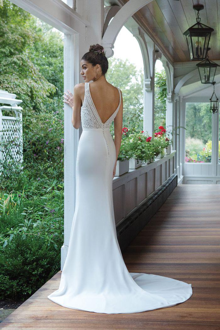 Justin alexander fit and flare wedding dress hotsell